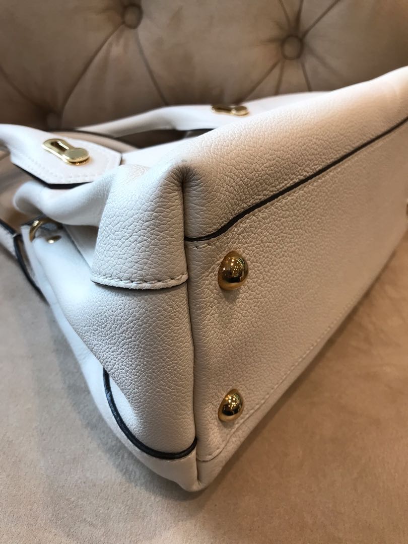 Burberry, view 5
