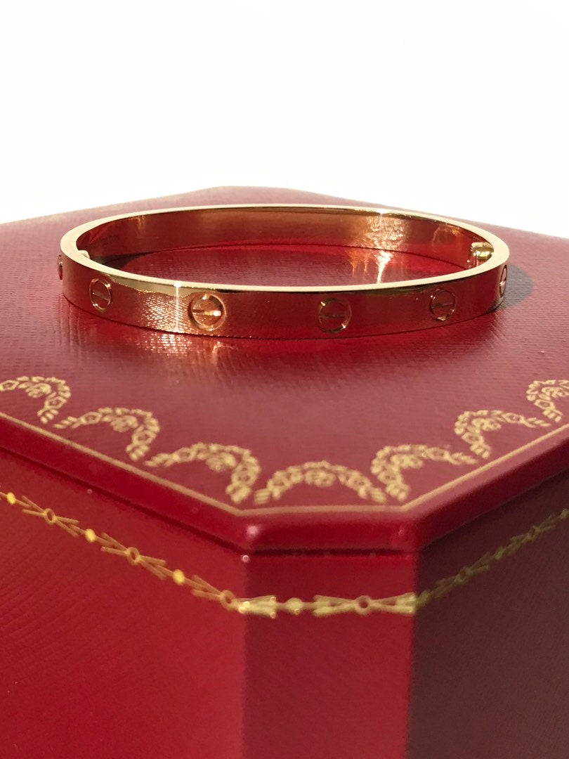 Cartier Cartier Love Bracelet — pre-owned, Lightly used