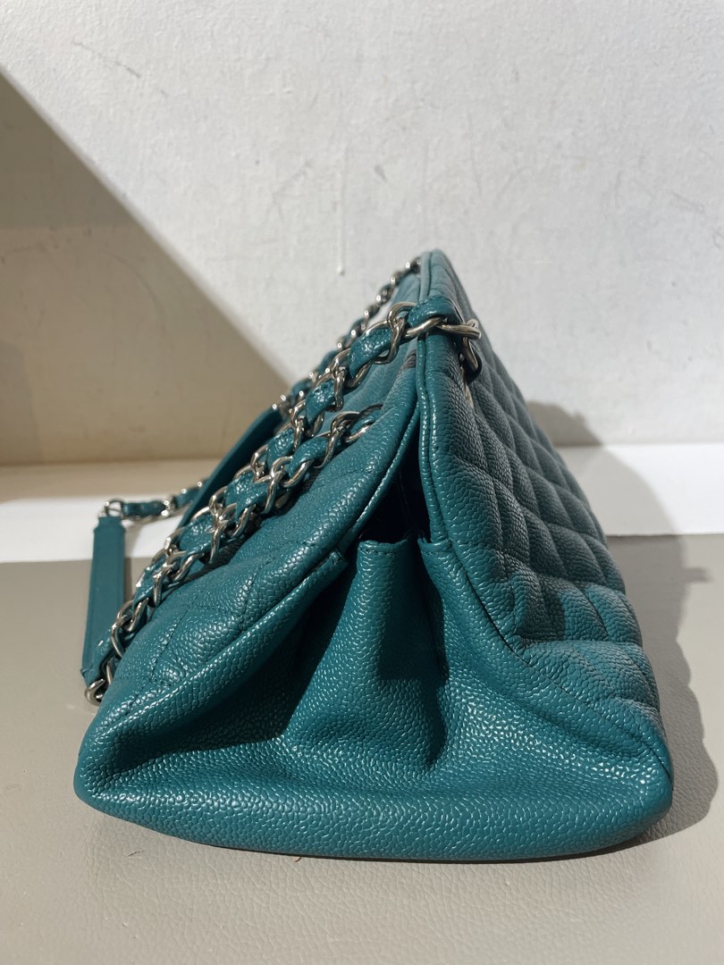 Chanel, view 3