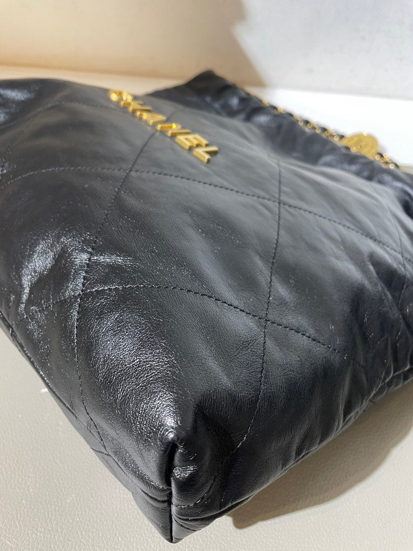 Chanel Bag 22 Medium, view 5