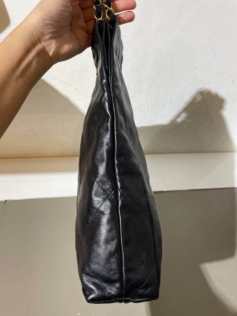 Chanel Bag 22 Medium, view 3