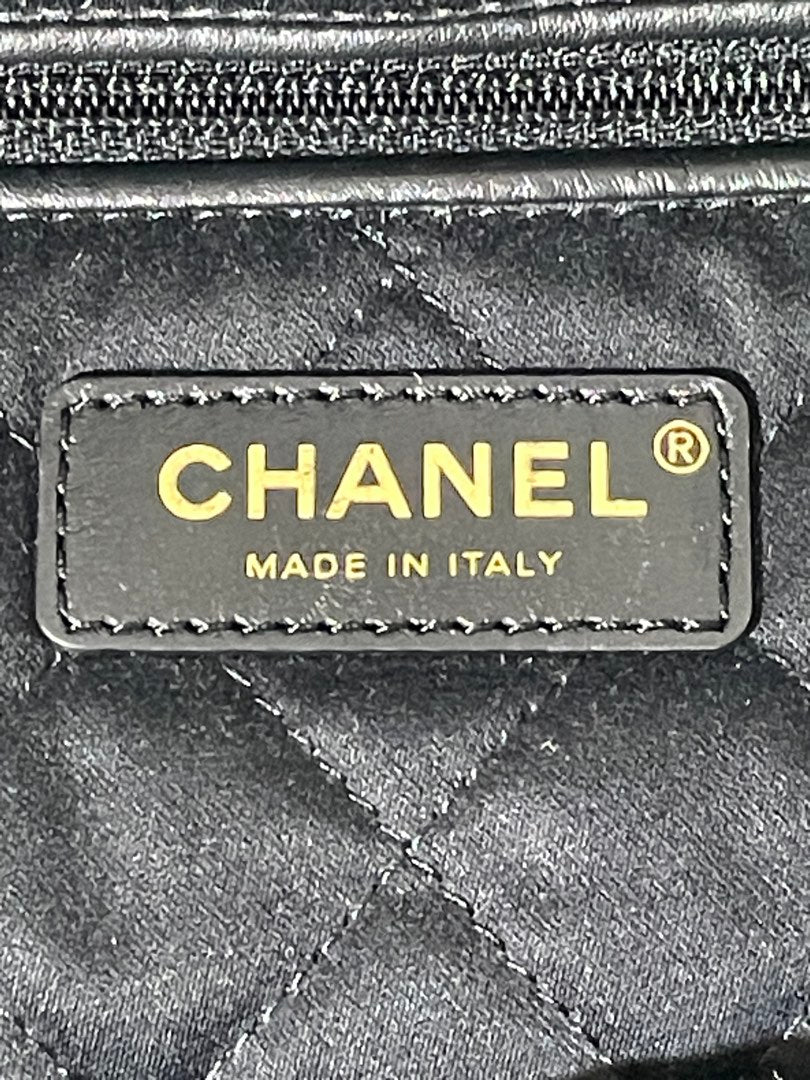Chanel Bag 22 Medium, view 13