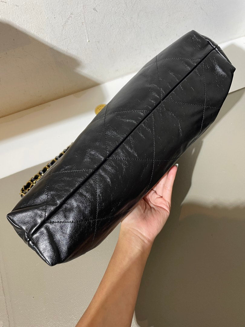 Chanel Bag 22 Medium, view 8