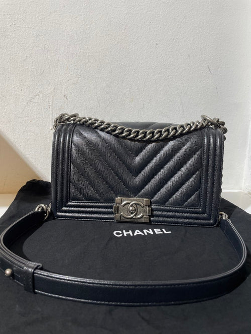 Chanel Chanel Boy Old Medium — pre-owned, Well used