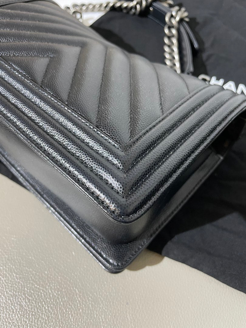 Chanel Boy Old Medium, view 6