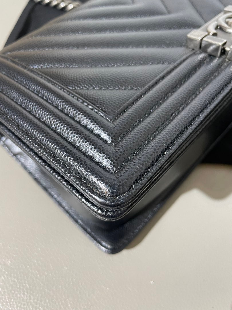 Chanel Boy Old Medium, view 4
