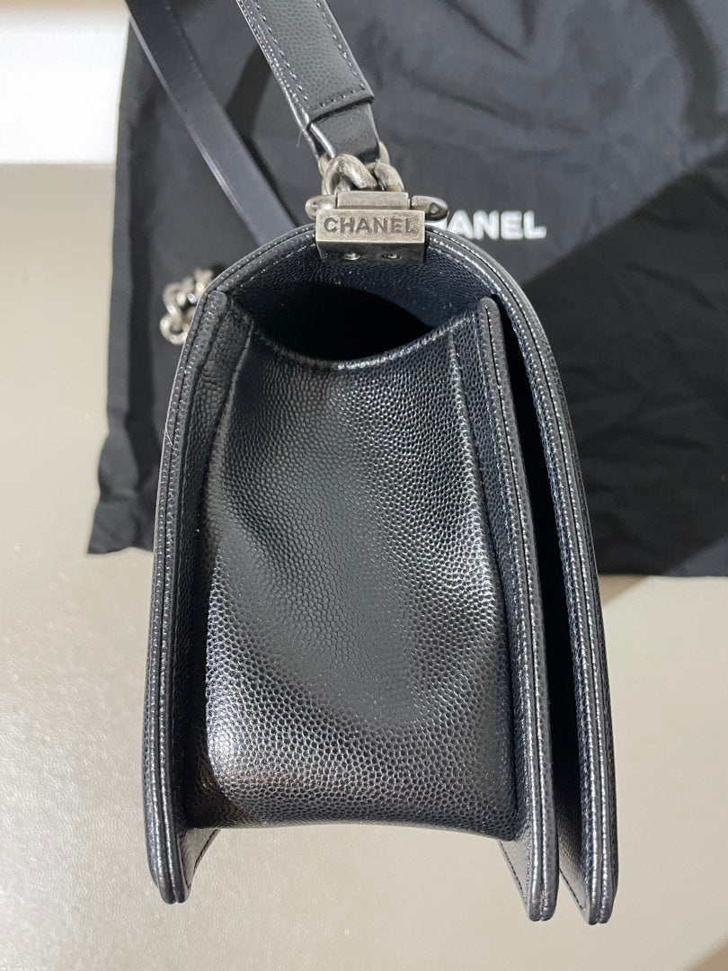 Chanel Boy Old Medium, view 2