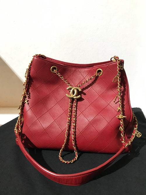 Chanel Chanel Bucket Bag — pre-owned, Well used