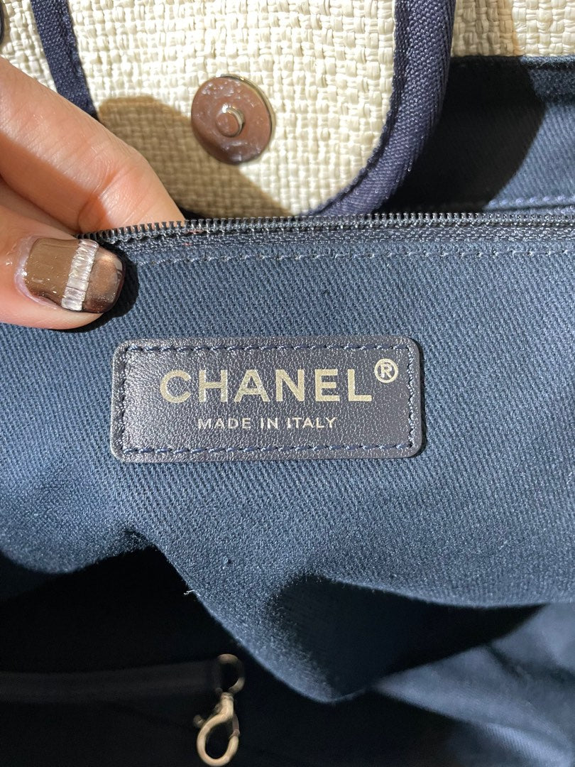Chanel Deauville Large, view 10