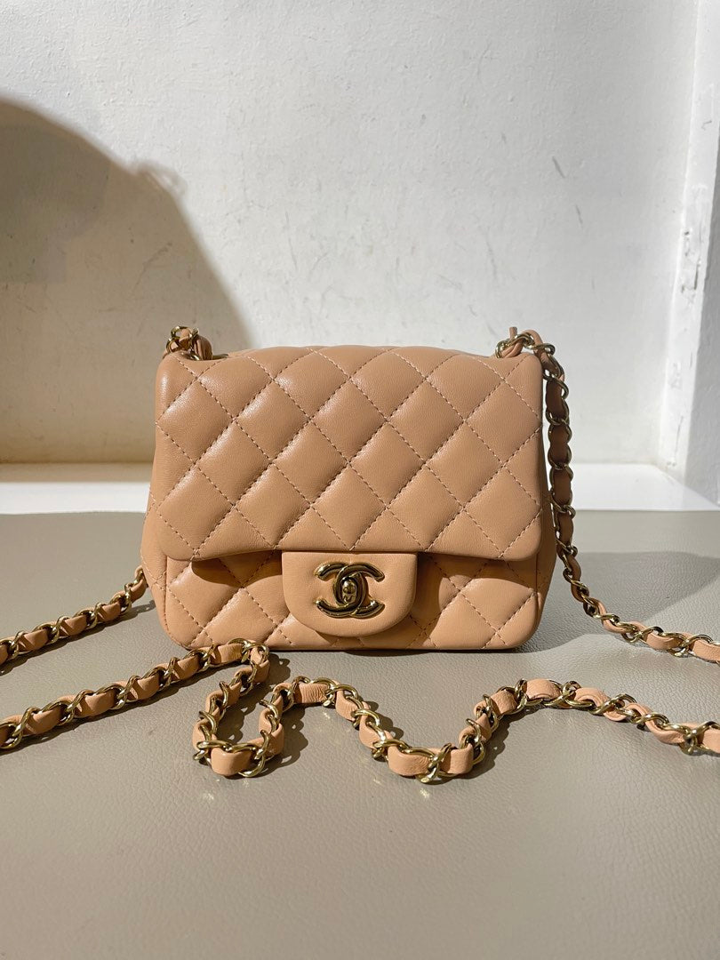 Chanel Chanel Mini Square — pre-owned, Lightly used