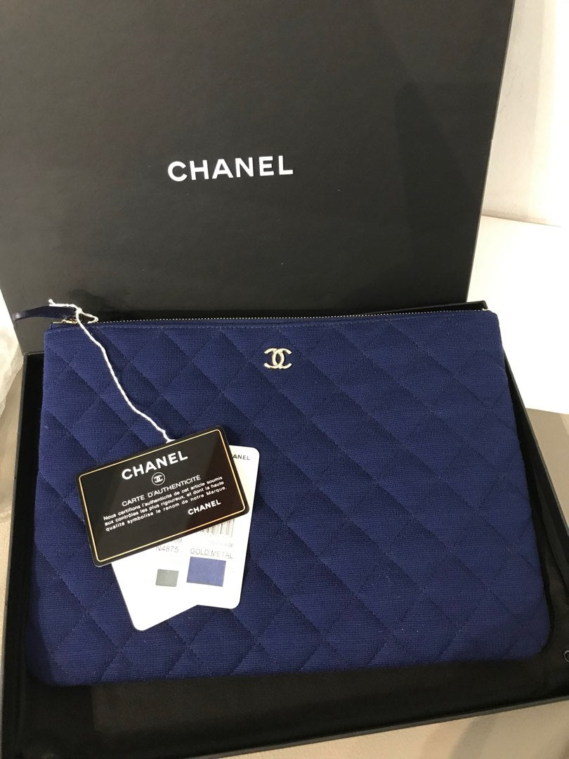 Chanel Chanel O Case — pre-owned, Brand new