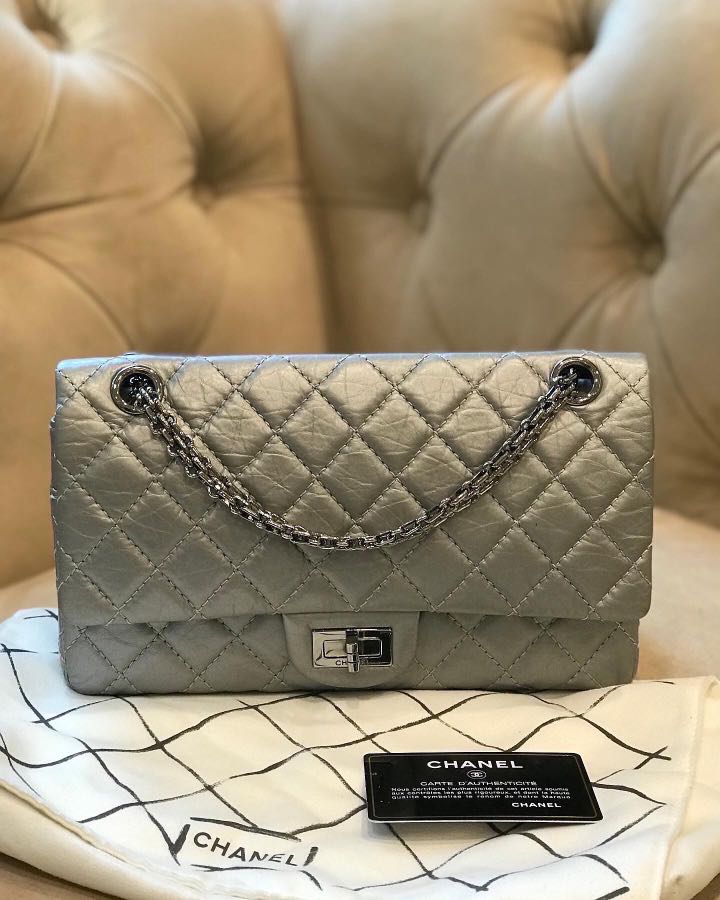 Chanel Reissue 225