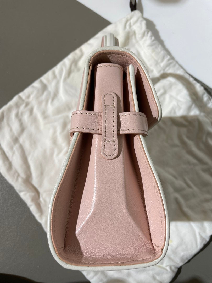 Delvaux Tempete, view 2