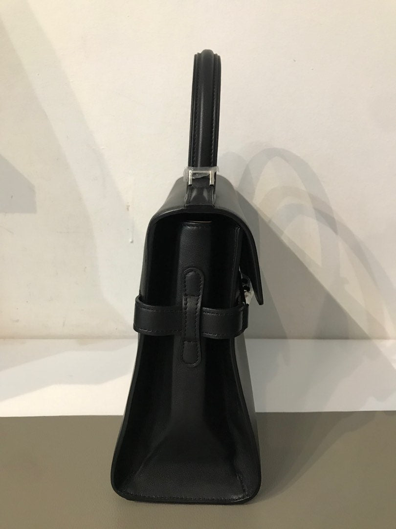 Delvaux Tempete MM, view 2
