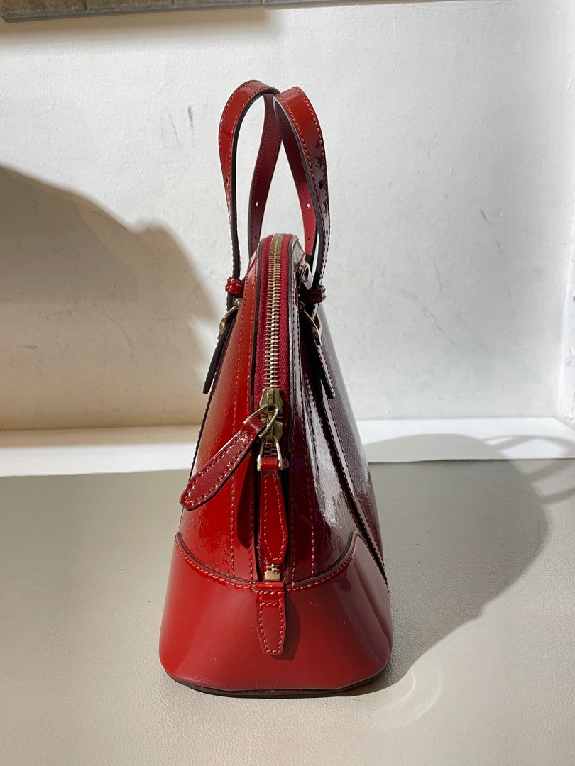 Gucci, view 2