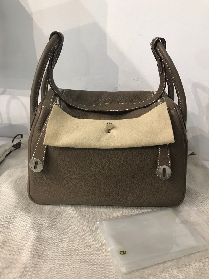 Hermès Hermes Lindy 30 — pre-owned, Lightly used