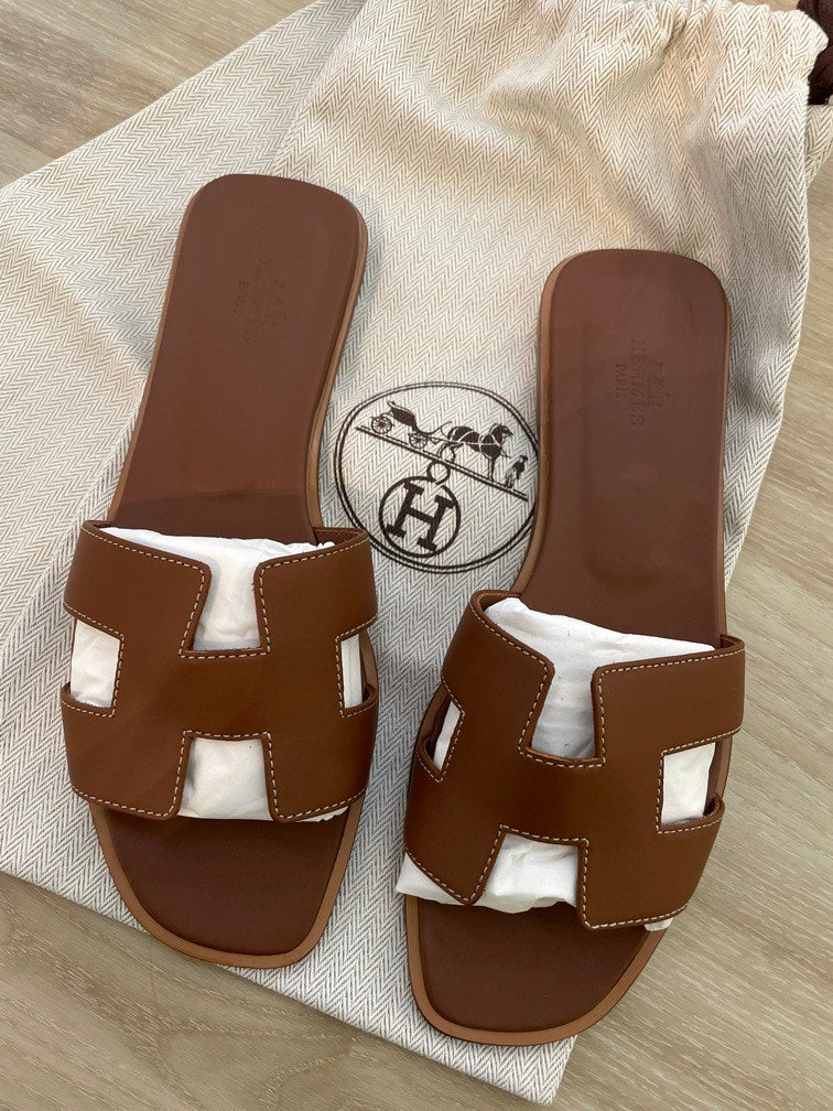 Hermès Hermes Oran Sandal Gold — pre-owned, Brand new