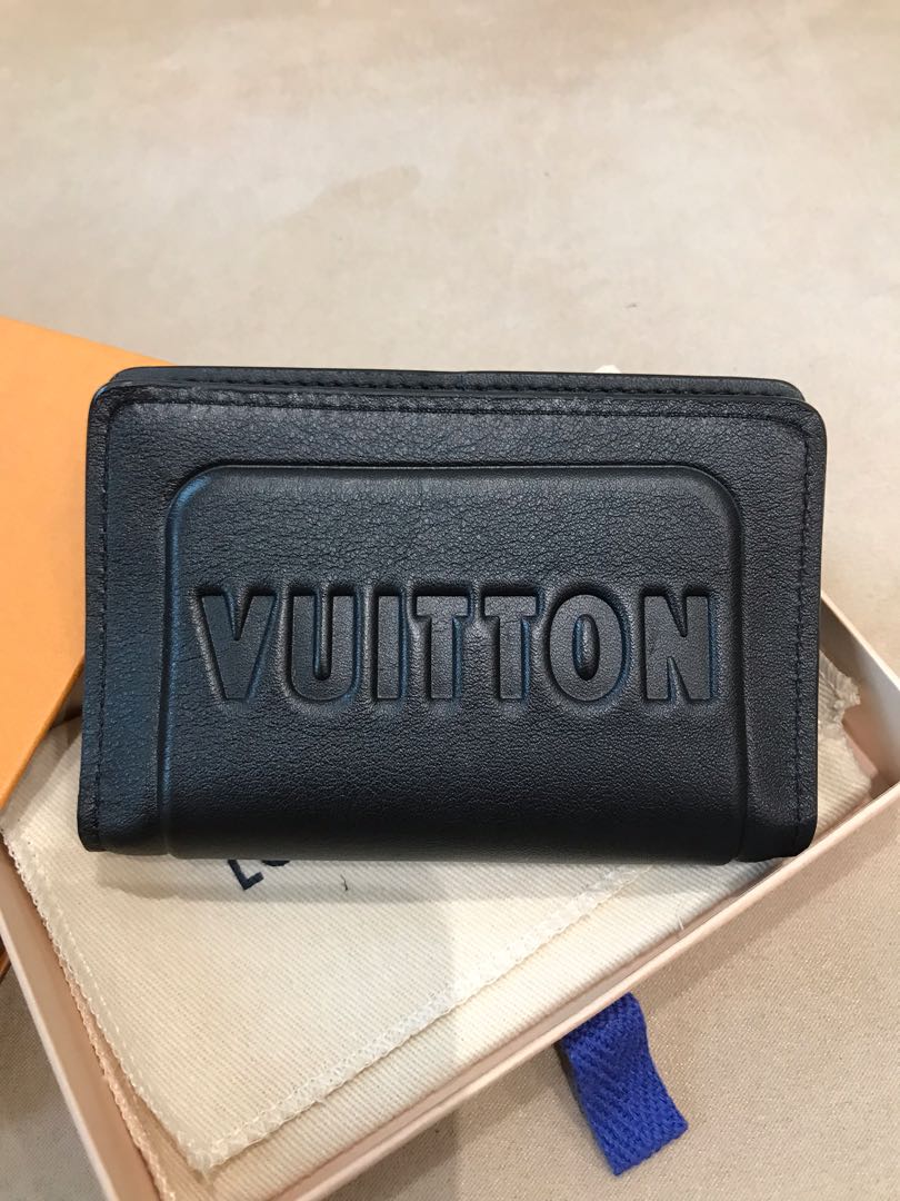 Lv cardholder, view 3