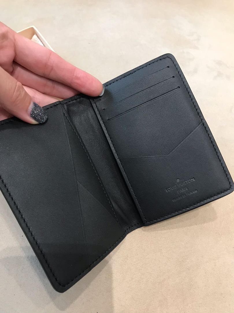 Lv cardholder, view 4