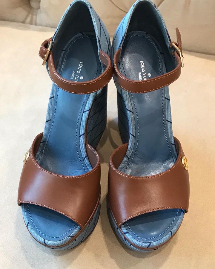 Lv blossom wedge, view 5