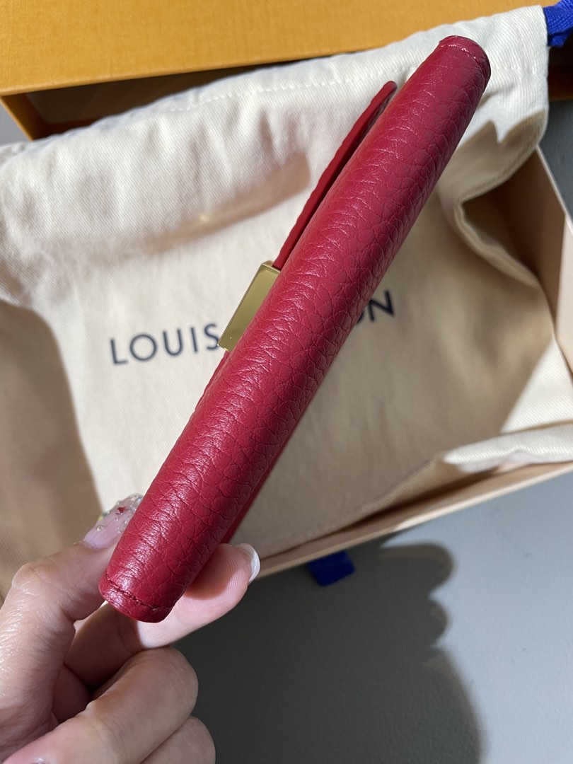 Lv Capucines Compact Wallet, view 9