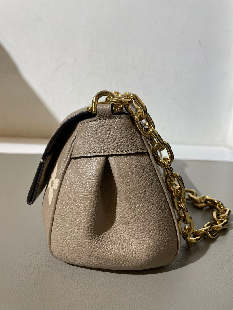 Lv Favorite, view 3