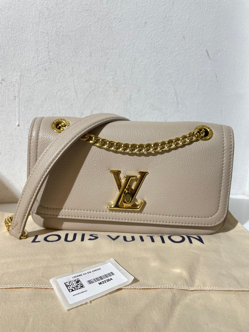 Louis Vuitton Lv Lockme Chain East West — pre-owned, Lightly used
