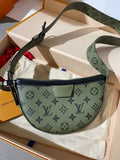Louis Vuitton Lv Moon Crossbody — pre-owned, Brand new