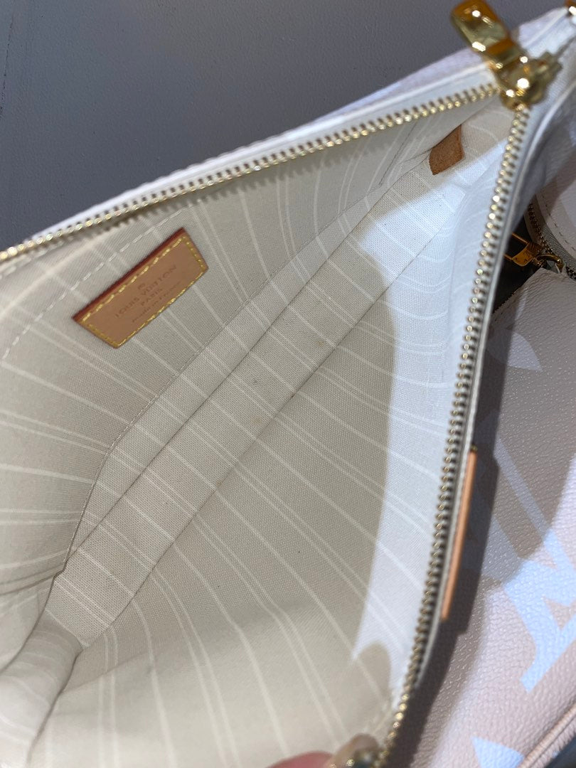 Lv Multi Pochette Accessories, view 9