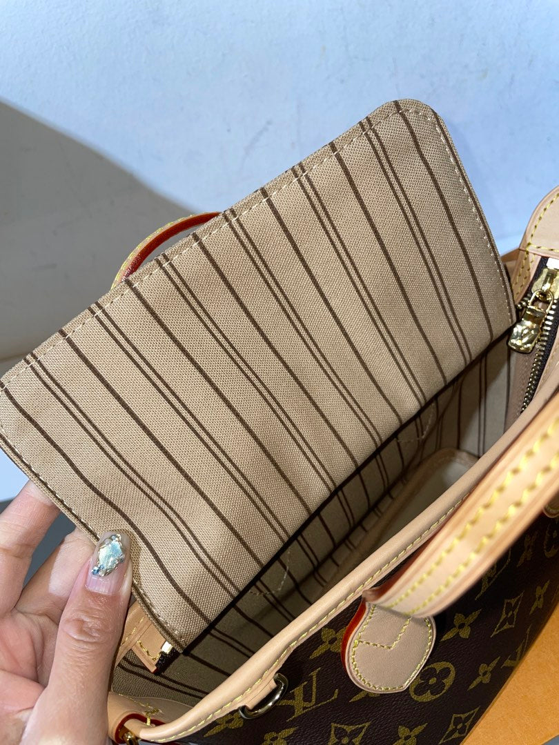 Lv Neverfull BB, view 11
