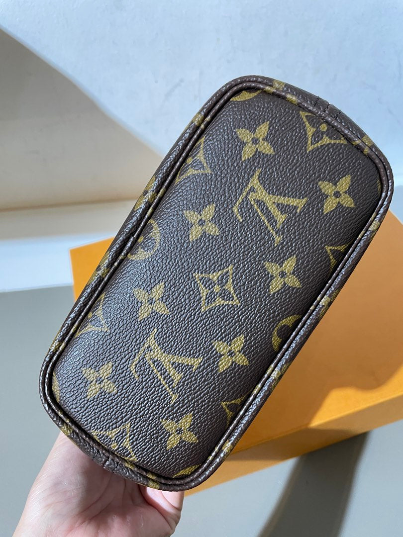 Lv Neverfull BB, view 7