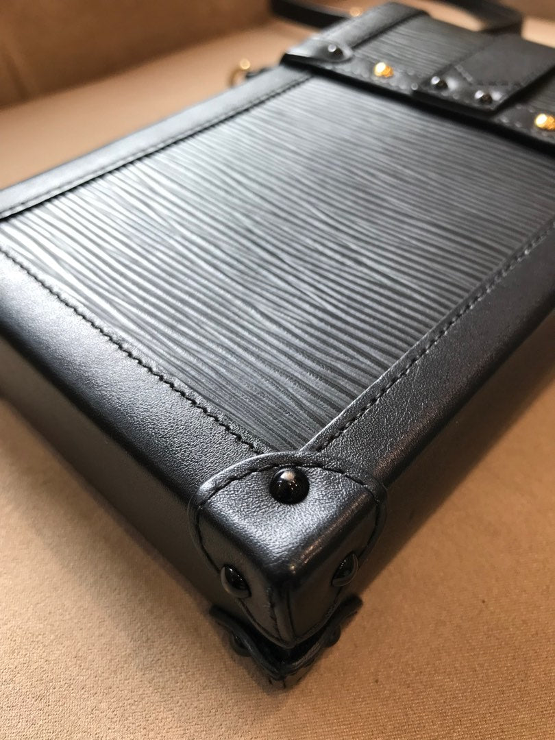 Lv vertical trunk, view 7