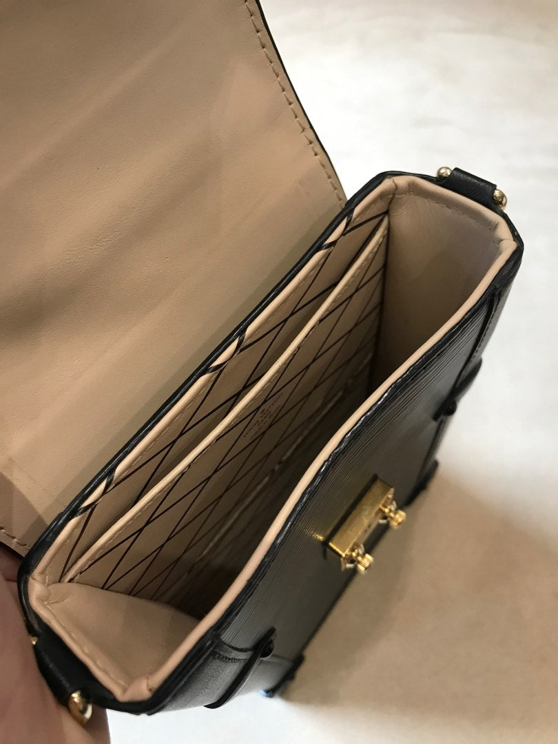 Lv vertical trunk, view 8