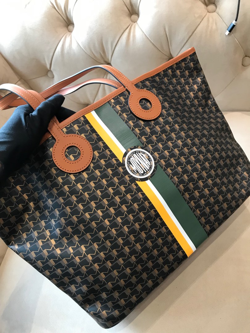 Moynat, view 2