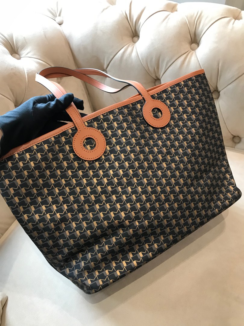 Moynat, view 5