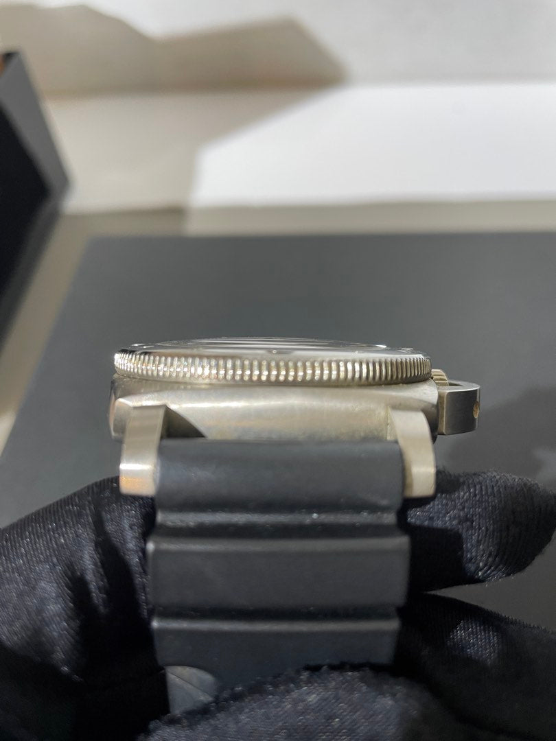 Panerai Luminor Submersible PAM00305, view 4