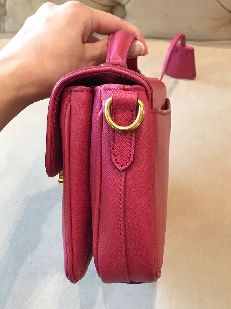Prada, view 3