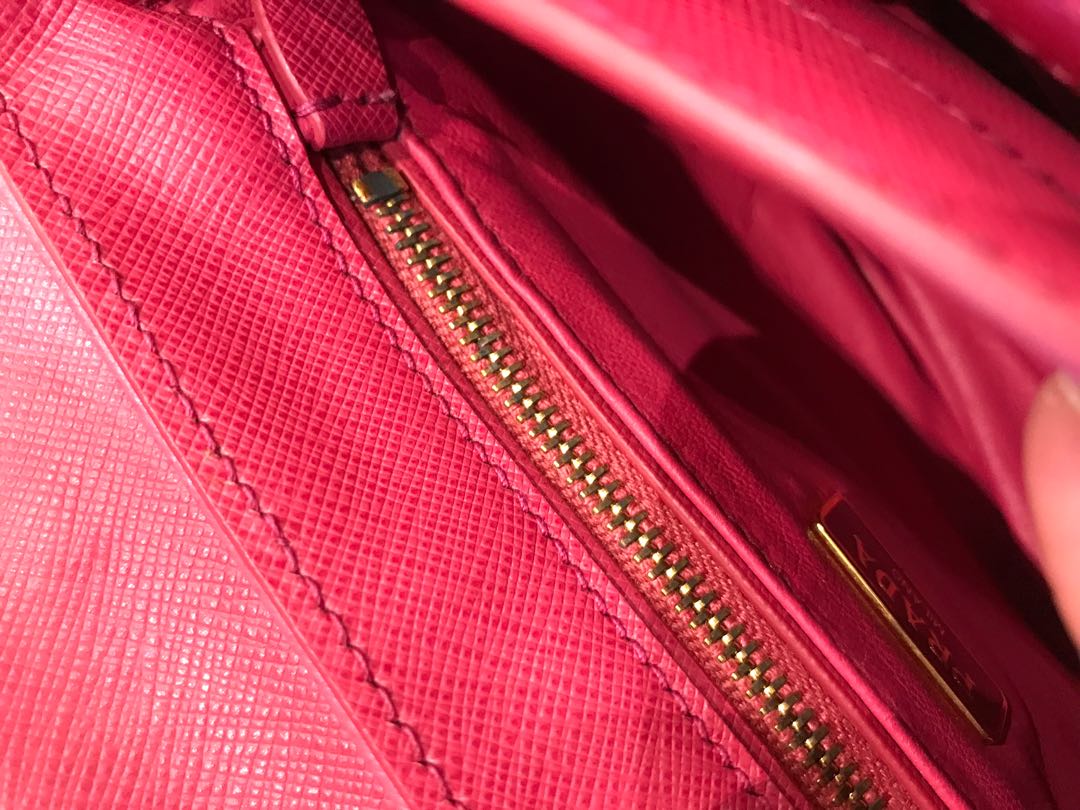 Prada, view 9